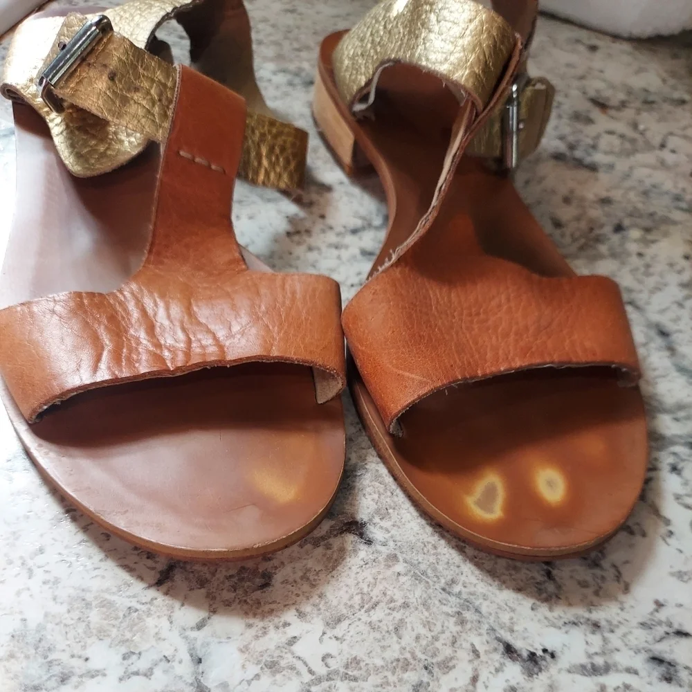 Latigo Tan and Gold Leather Sandal